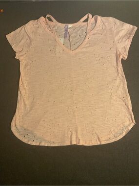 NWT Francesca’s Alya Pale Pink Distressed V-Neck Short Sleeve Tee M